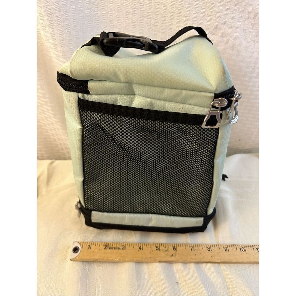 Adidas insulated zipper lunch box mint green (minor discoloration on edges) wash - Picture 6 of 10